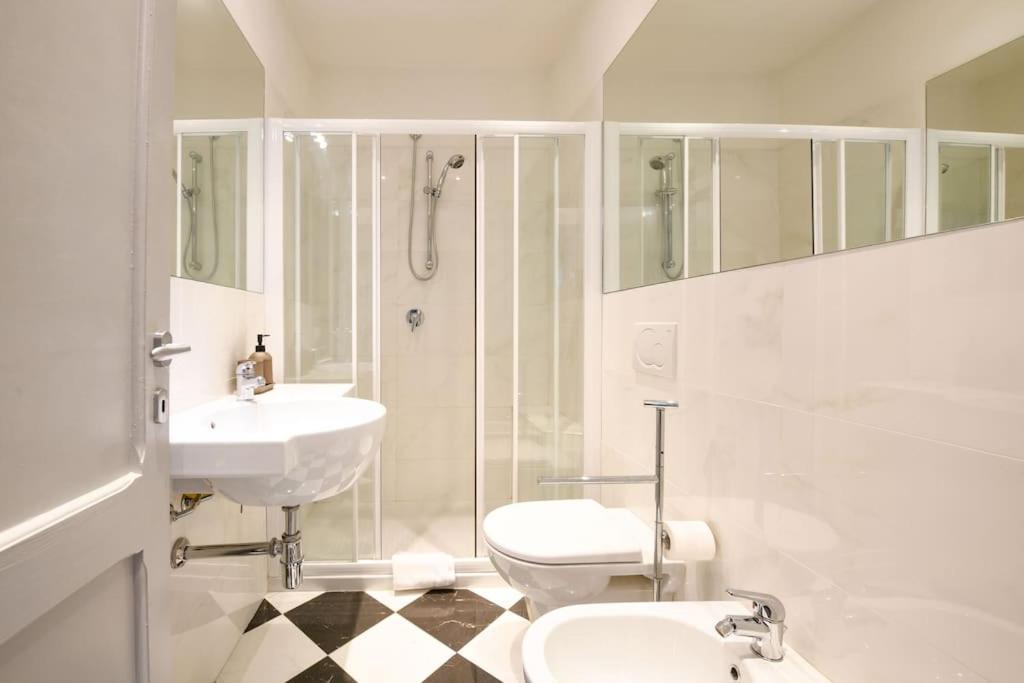 Oleandro Apartment Directly On The Lake 가르냐노 외부 사진