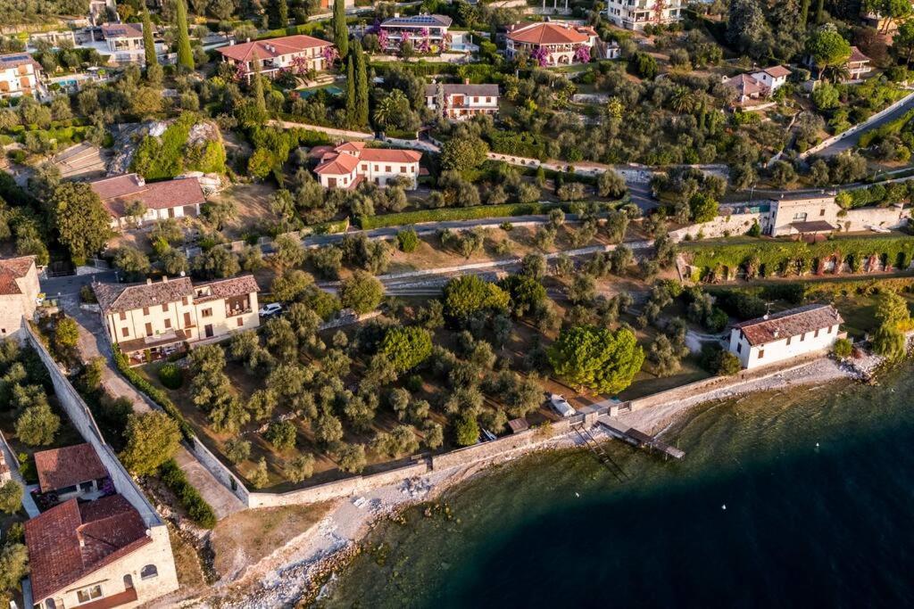Oleandro Apartment Directly On The Lake 가르냐노 외부 사진